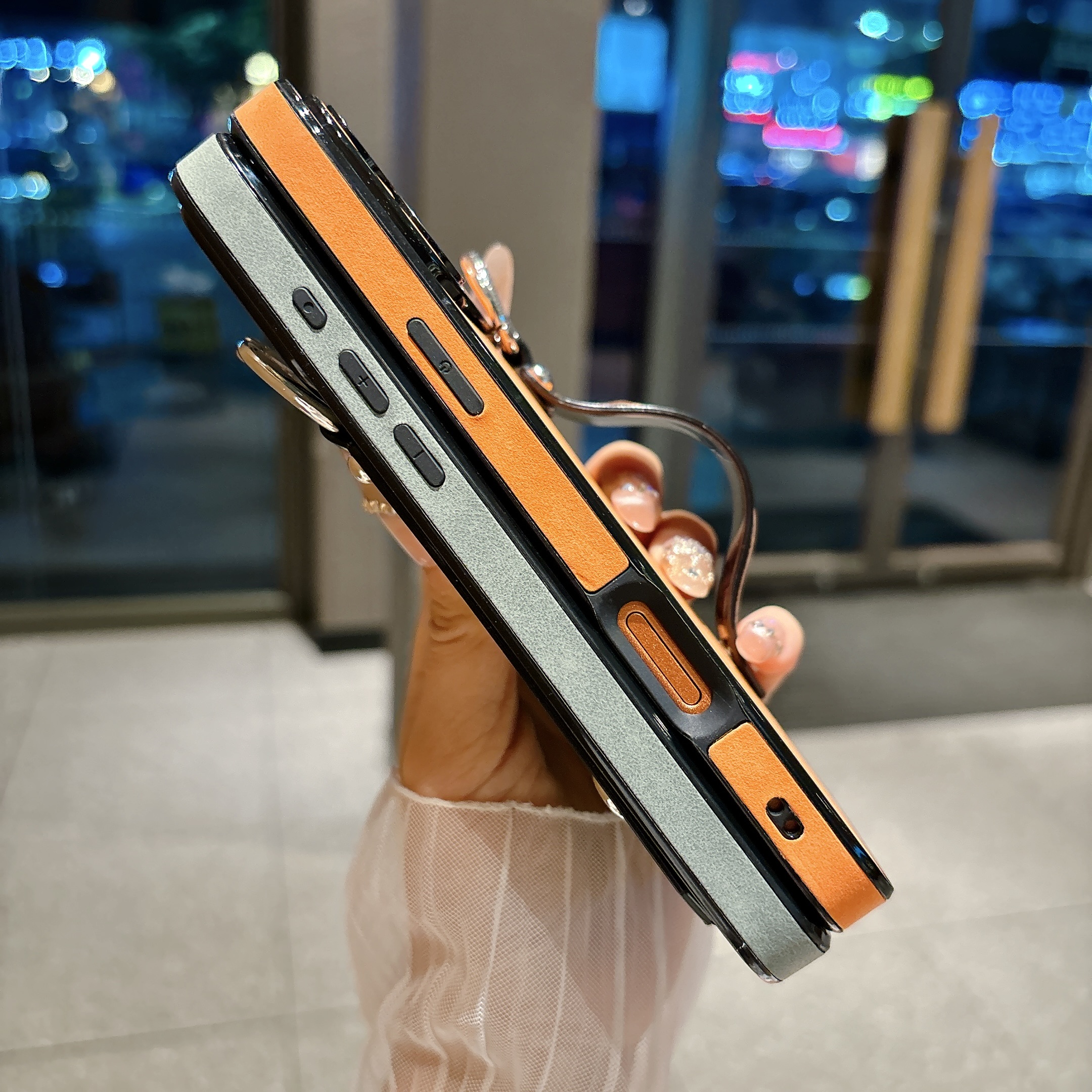 Suede Leather Wrist Strap Hold - Phone Cases For Iphone 16 recensione e prezzo